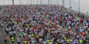 A 44 anni il keniano Mungara vince la Maratona di Hong Kong