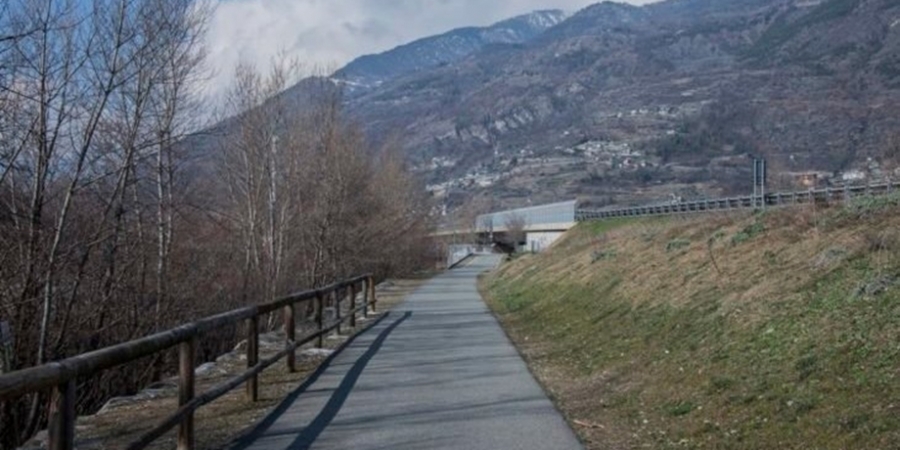 pista ciclo pedonabile della Plaine di Aosta, 30 chilometri totalmente chiusi al traffico: quando si tornerà a correrci?