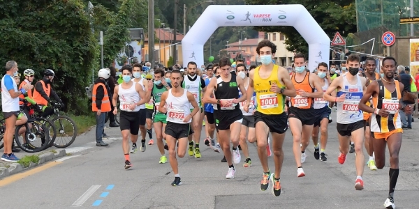 Partenza gara 10 k, in testa Pietro Arese, che poi vincerà la gara