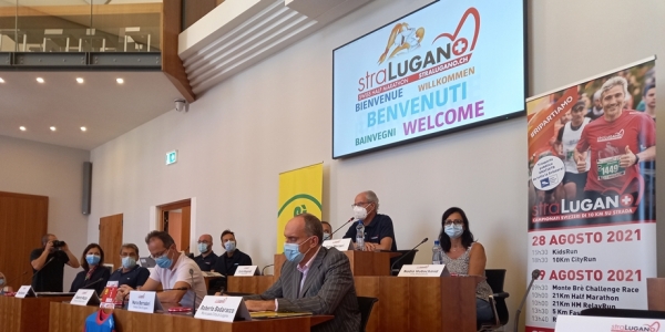 un momento della conferenza stampa, tenutasi presso il comune di Lugano 