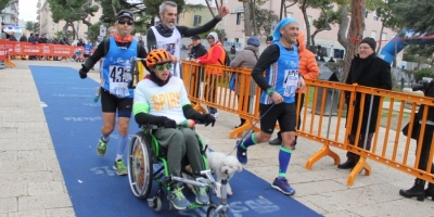 Squalificato perché all’arrivo col figlio disabile è accompagnato dal cane