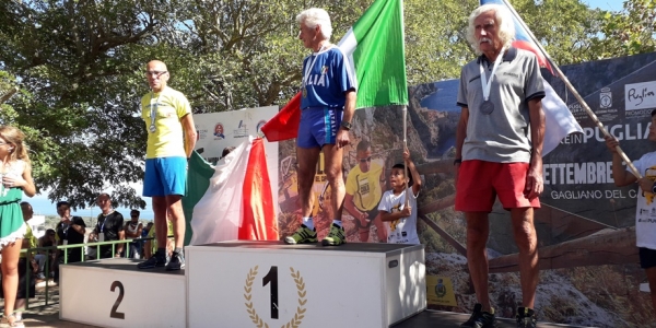 Podio M70, da sinistra Franco Valle, Pierino Bassanetto (notevole il suo crono, 35:49), Oldrich Smida 