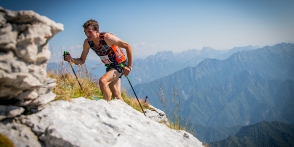 Alex Oberbacher impegnato in un duro e spettacolare passaggio