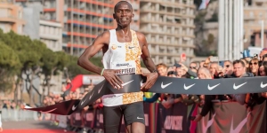 Joshua Cheptegei vince la Monaco Run con il record