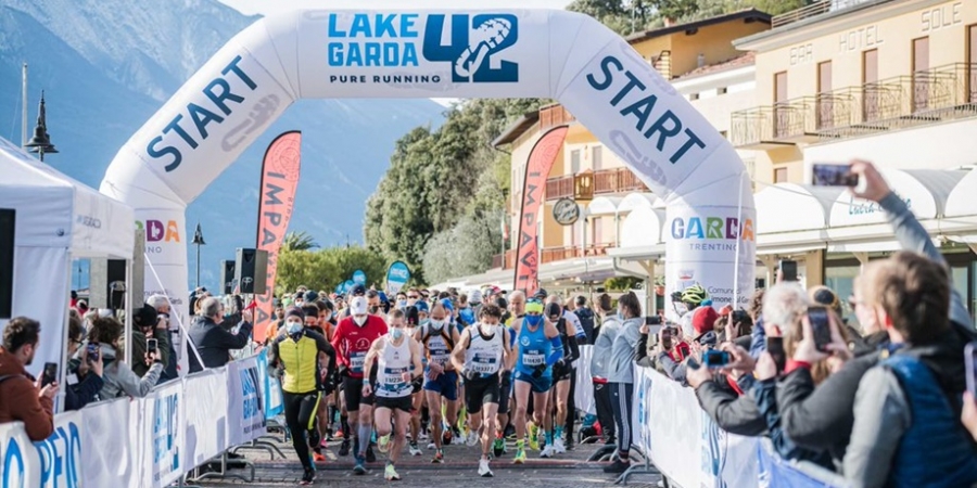 partenza maratona da Limone sul Garda