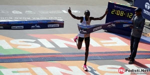 L&#039;arrivo vittorioso di Geoffrey Kamworor