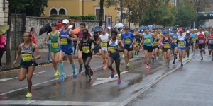 Partenza edizione 2016, sulla sinistra la vincitrice, Eshete Shitaye