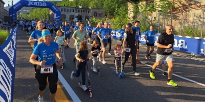 Trieste - Rosso di Sera Family Run, il tramonto illumina la festa per 400