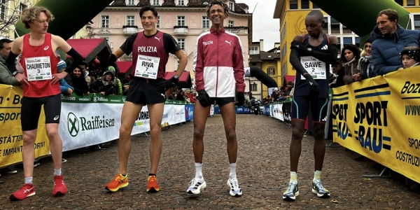 a pichi minuti dalla partenza, da sinistra Chaumeton, Riva, Crippa e Saweuamenton