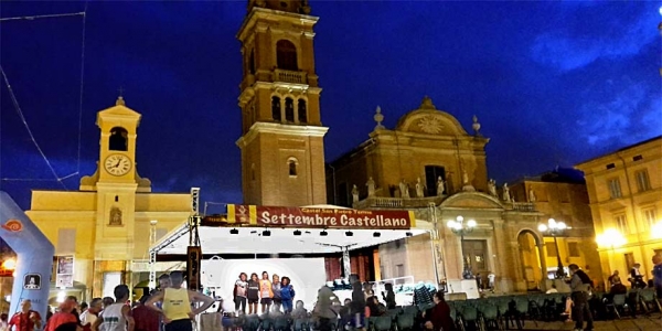 Premiazioni femminili nella suggestiva piazza centrale