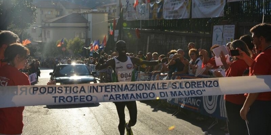 L&#039;arrivo del vincitore Jonathan Kosgei Kanda