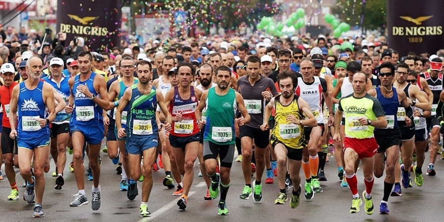 La partenza 2016 della Maratona d'Italia di Fronte al Museo Ferrari