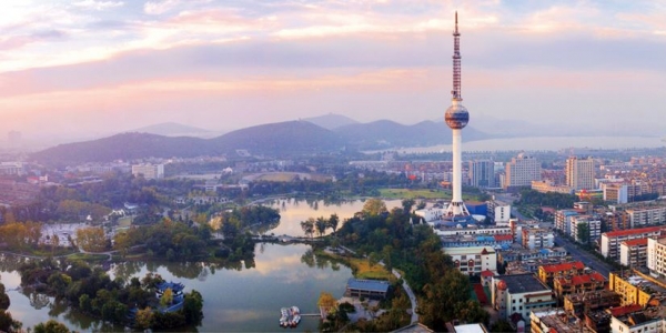 Gli specchi d&#039;acqua attorno ai quali si corre la maratona di Xuzhou