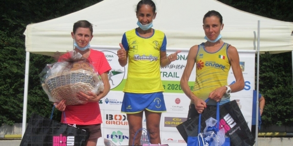 Il podio femminile della 22,2 km