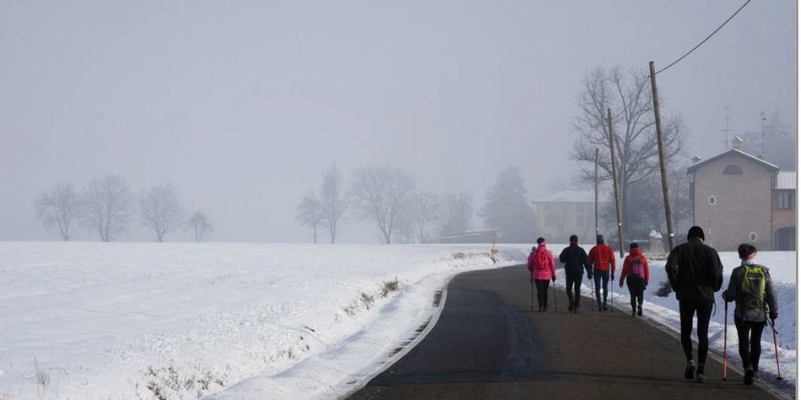 Marciatori tra la neve